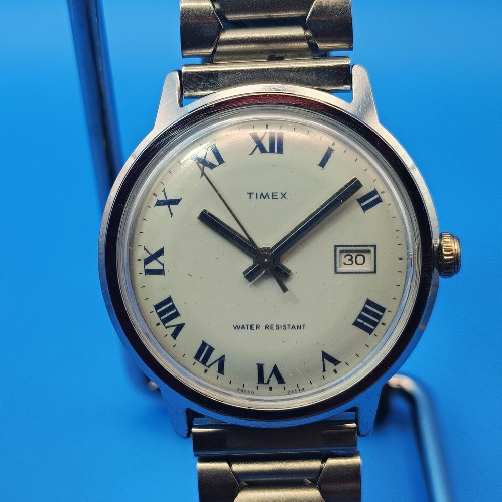 Vintage 1976 Timex Date Mechanical Wind 35mm Mens Watch Iridescent Pearl‎ Dial